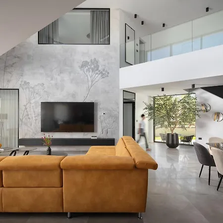 H2 By Interhome Brdo (Rasa)