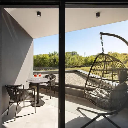 H2 By Interhome