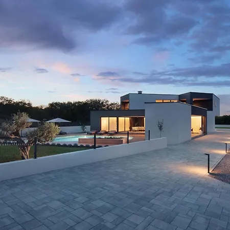 H2 By Interhome *