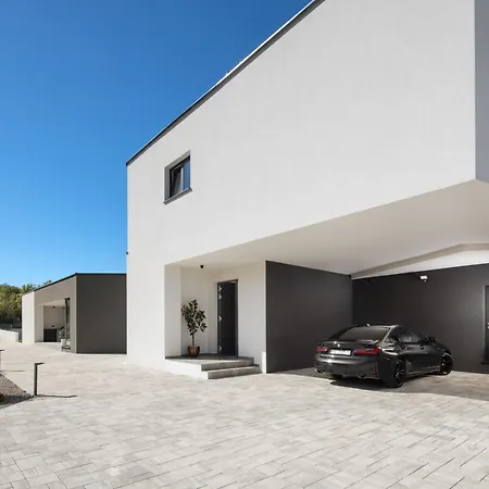 H2 By Interhome Brdo (Rasa)